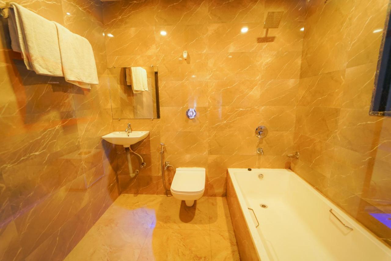 Veggies Residency & Pure Veg Restaurant Hotel Mahabaleshwar Exterior photo