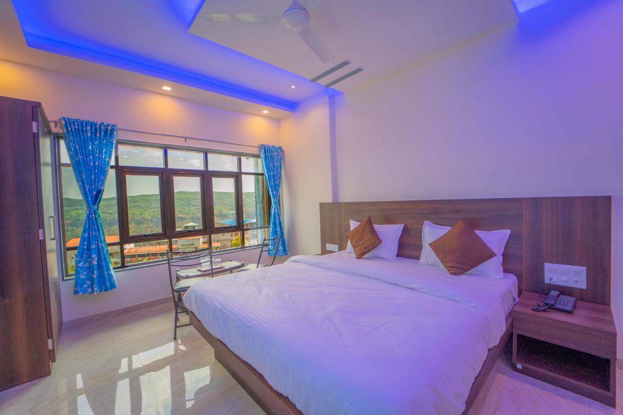 Veggies Residency & Pure Veg Restaurant Hotel Mahabaleshwar Exterior photo