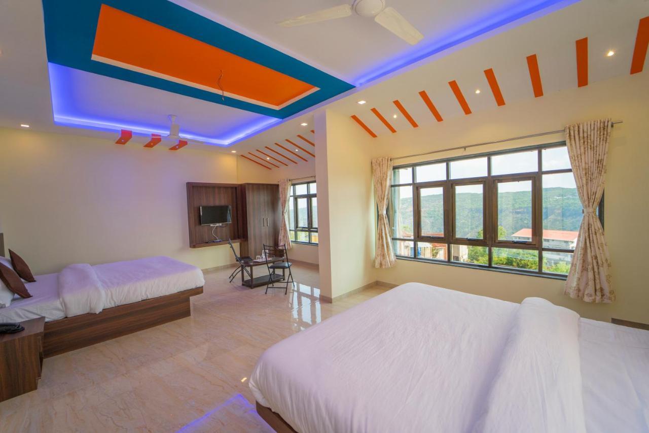 Veggies Residency & Pure Veg Restaurant Hotel Mahabaleshwar Exterior photo