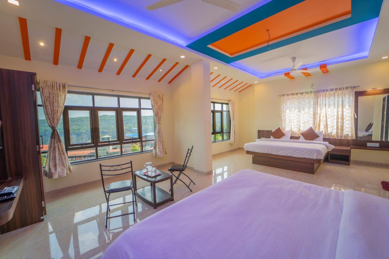Veggies Residency & Pure Veg Restaurant Hotel Mahabaleshwar Exterior photo
