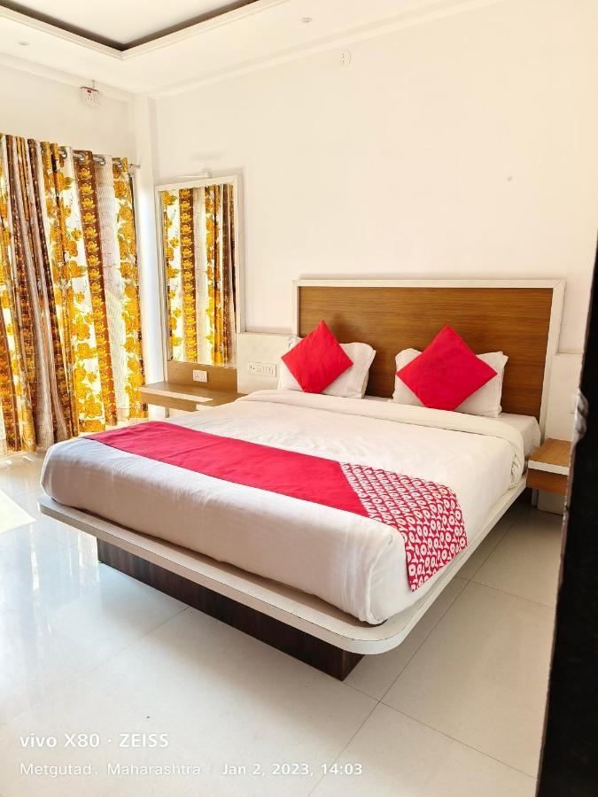 Veggies Residency & Pure Veg Restaurant Hotel Mahabaleshwar Exterior photo